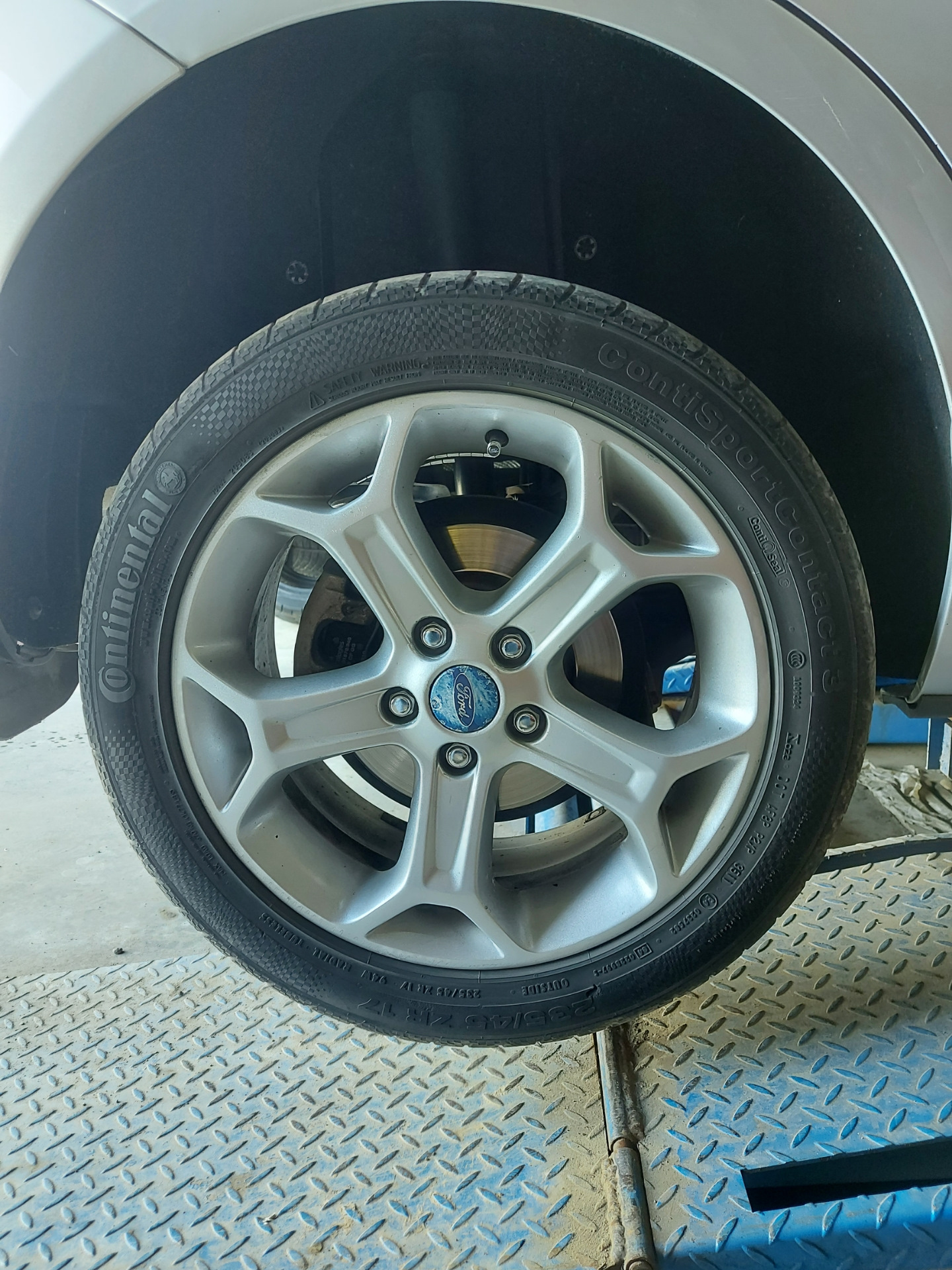 Новая резина и получил что хотел — Ford Focus Sedan II, 1,8 л, 2010 ...