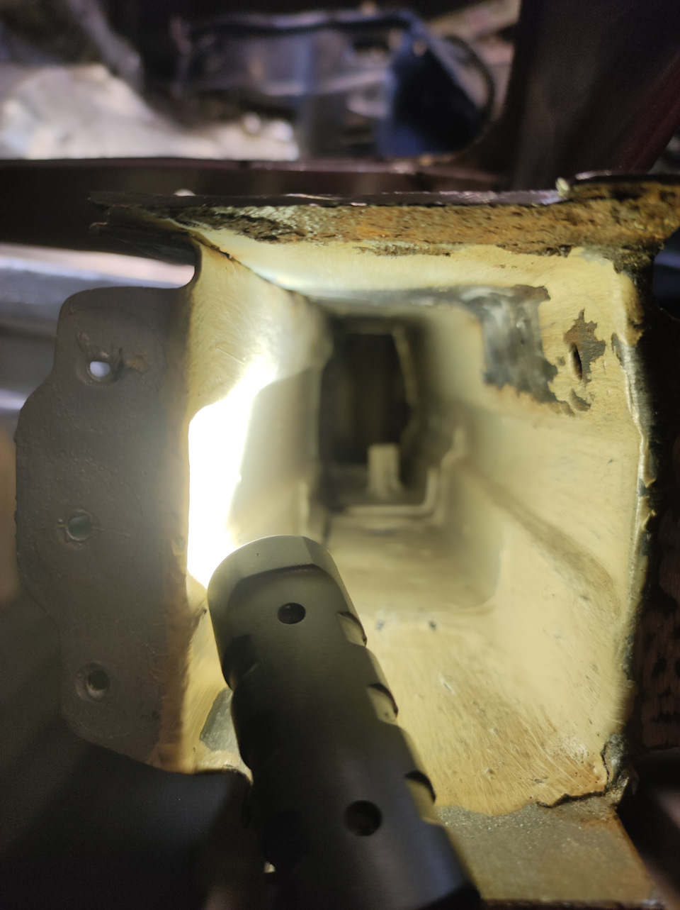 В правом их оказалось больше — Mercedes-Benz E-Class (W124)