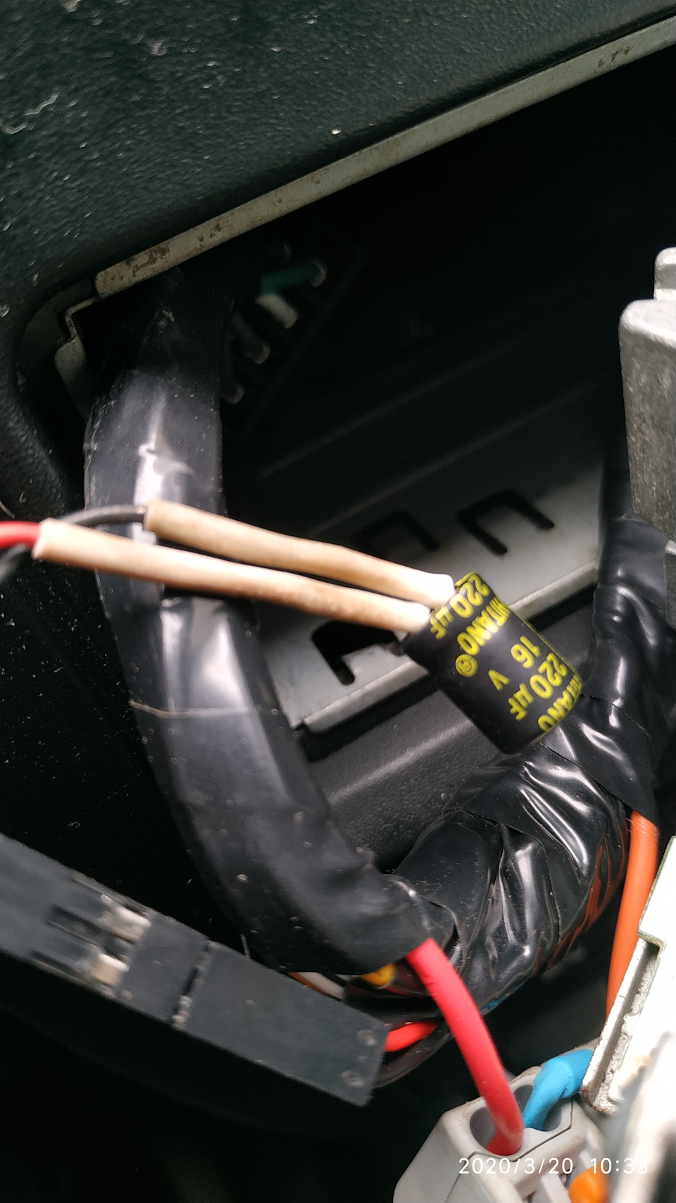 При сбросе газа на ходу, тускнел свет. — Lada Приора хэтчбек, 1,6 л ...