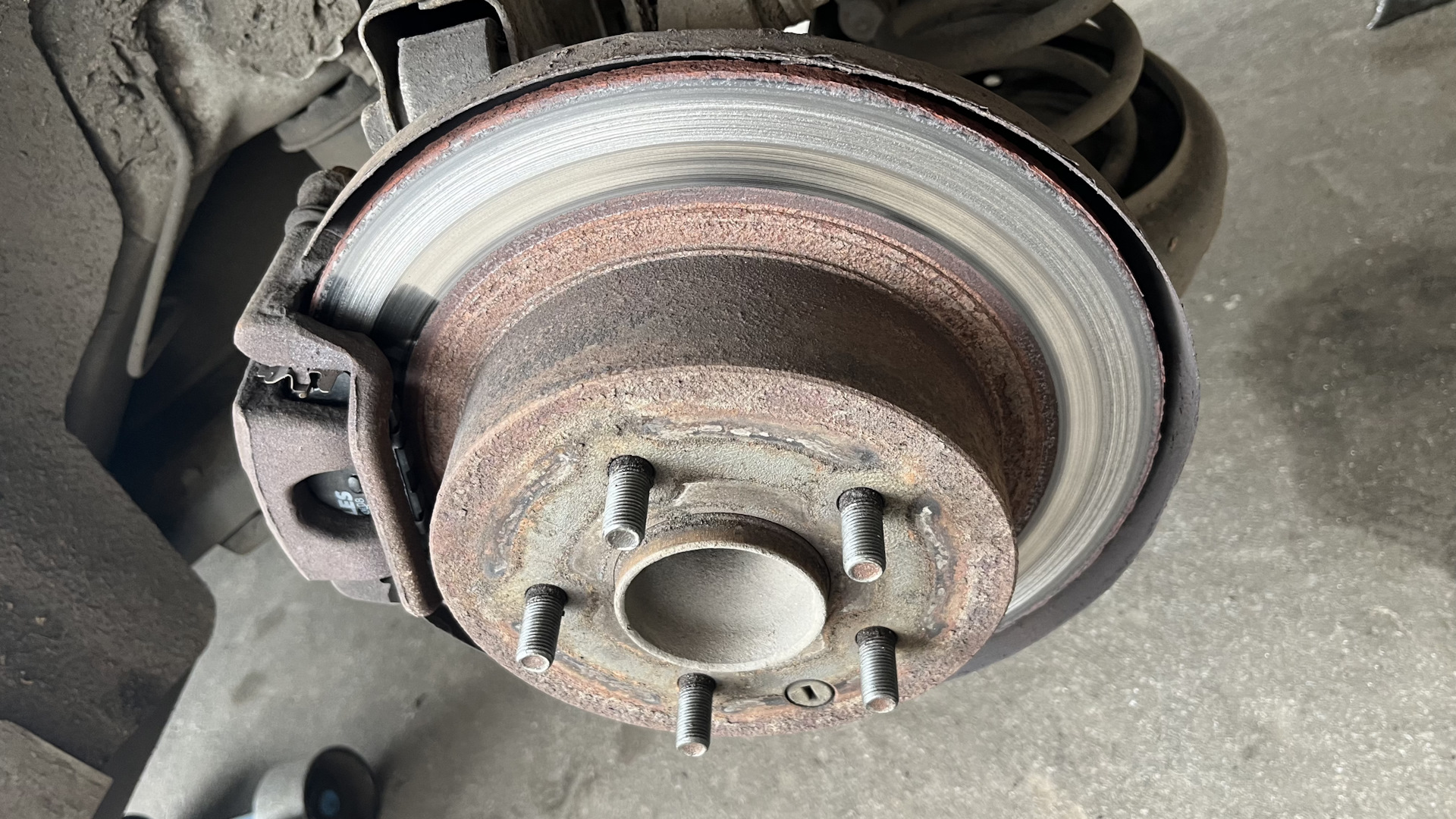 Снова стерлись колодки. — Nissan Altima V, 2,4 л, 2013 года | запчасти ...