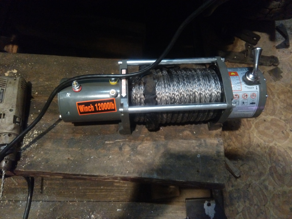 Установка лебедки Winch 12000 — Great Wall Hover, 2 л, 2012 года ...