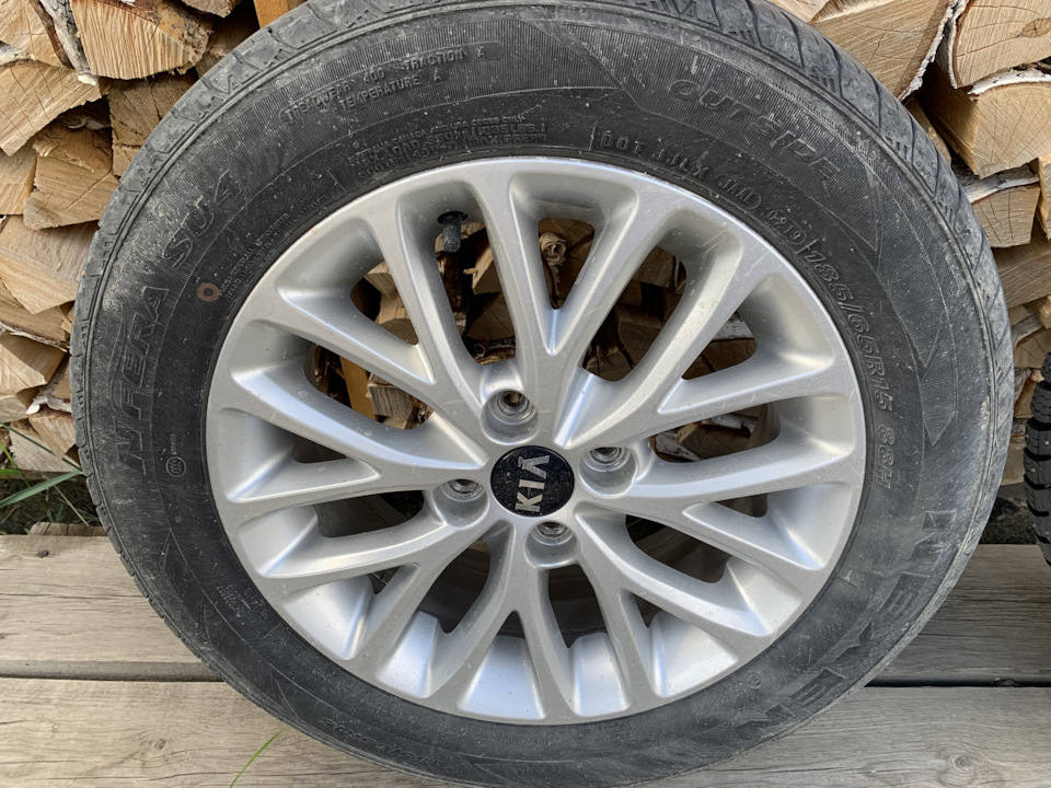 Шины летние Nexen 185/65 R15, литые диски Mobis 6Jx15 ET46 4x100 на ...