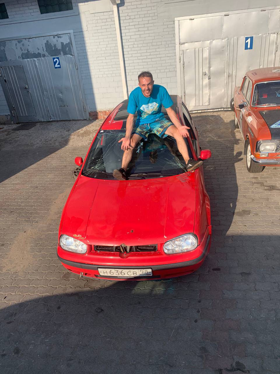 Продам гольфа, прошу лайк шер алишер — Volkswagen Golf Mk4, 1,6 л, 1998  года | продажа машины | DRIVE2