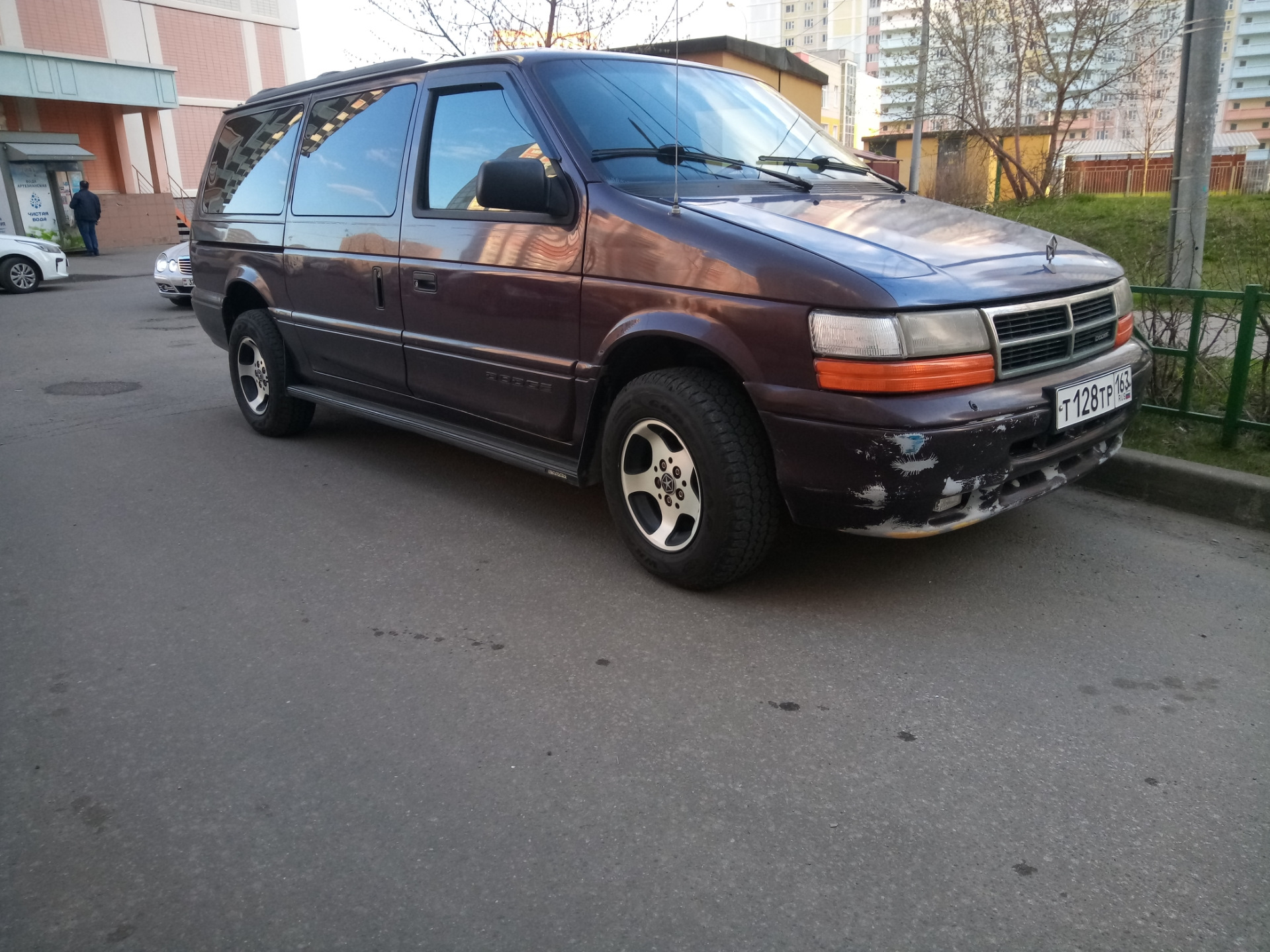 Додж Караван 1994 года. Dodge Caravan 2.4 at, 2002. Дефлекторы Додж Караван 4. Caravan II.