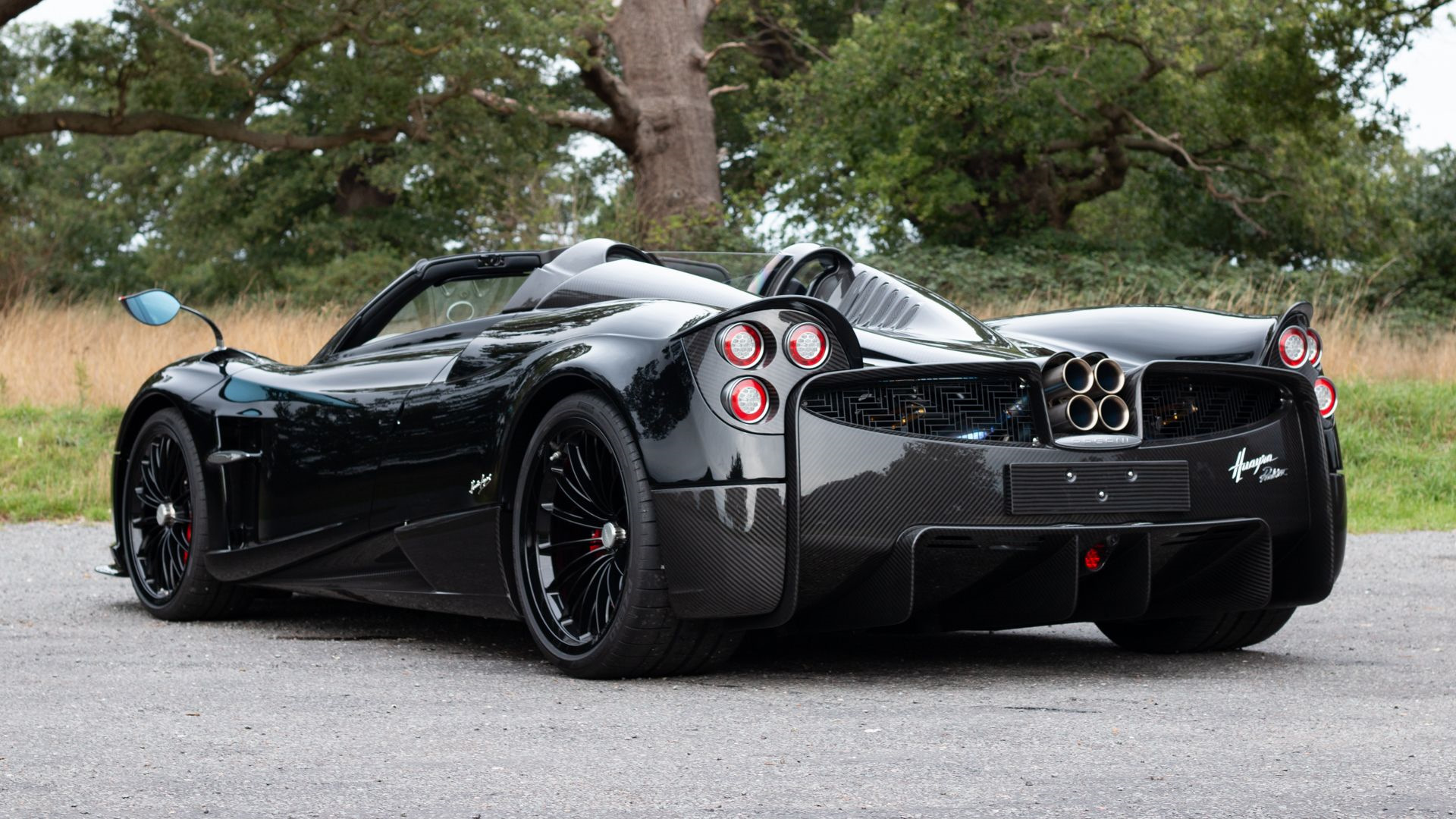 Pagani Huayra серая