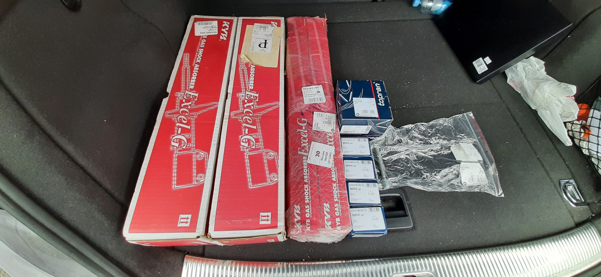 Замена амортизаторов и сайлентблоков верхних рычагов — Audi Q5 (1G), 2 ...