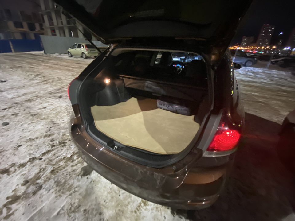 Ворсовый коврик в багажник — Toyota Venza (1G), 2,7 л, 2013 года ...