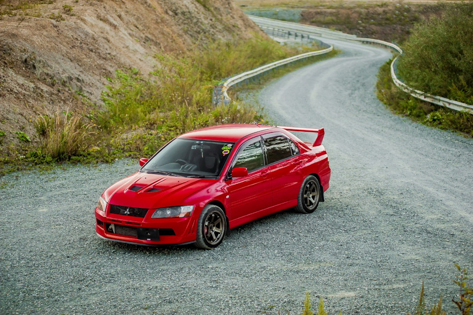 Mitsubishi Lancer EVO Red