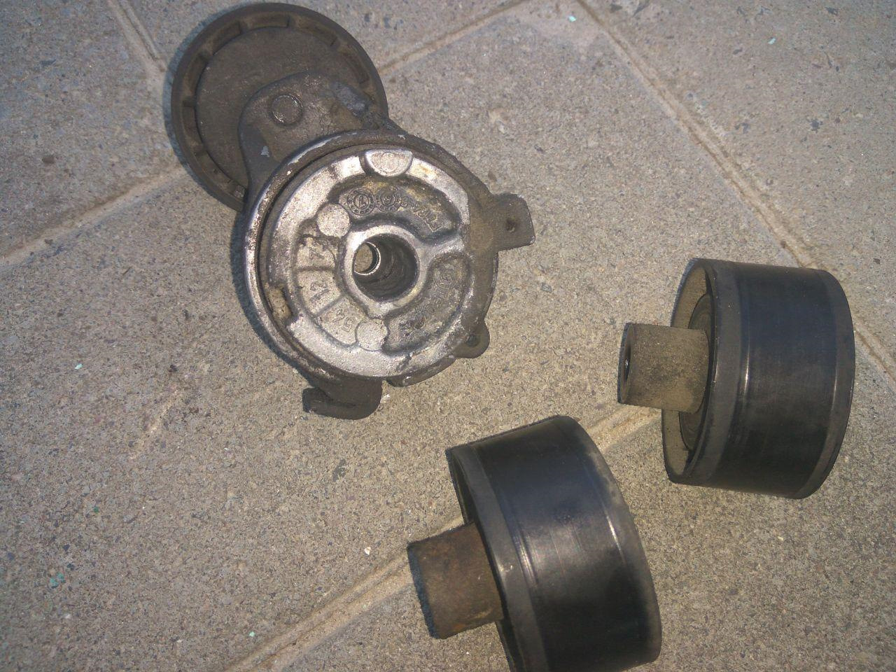 Замена ремня навесного оборудования (DV6BTED4) — Peugeot Partner, 1,6 л ...