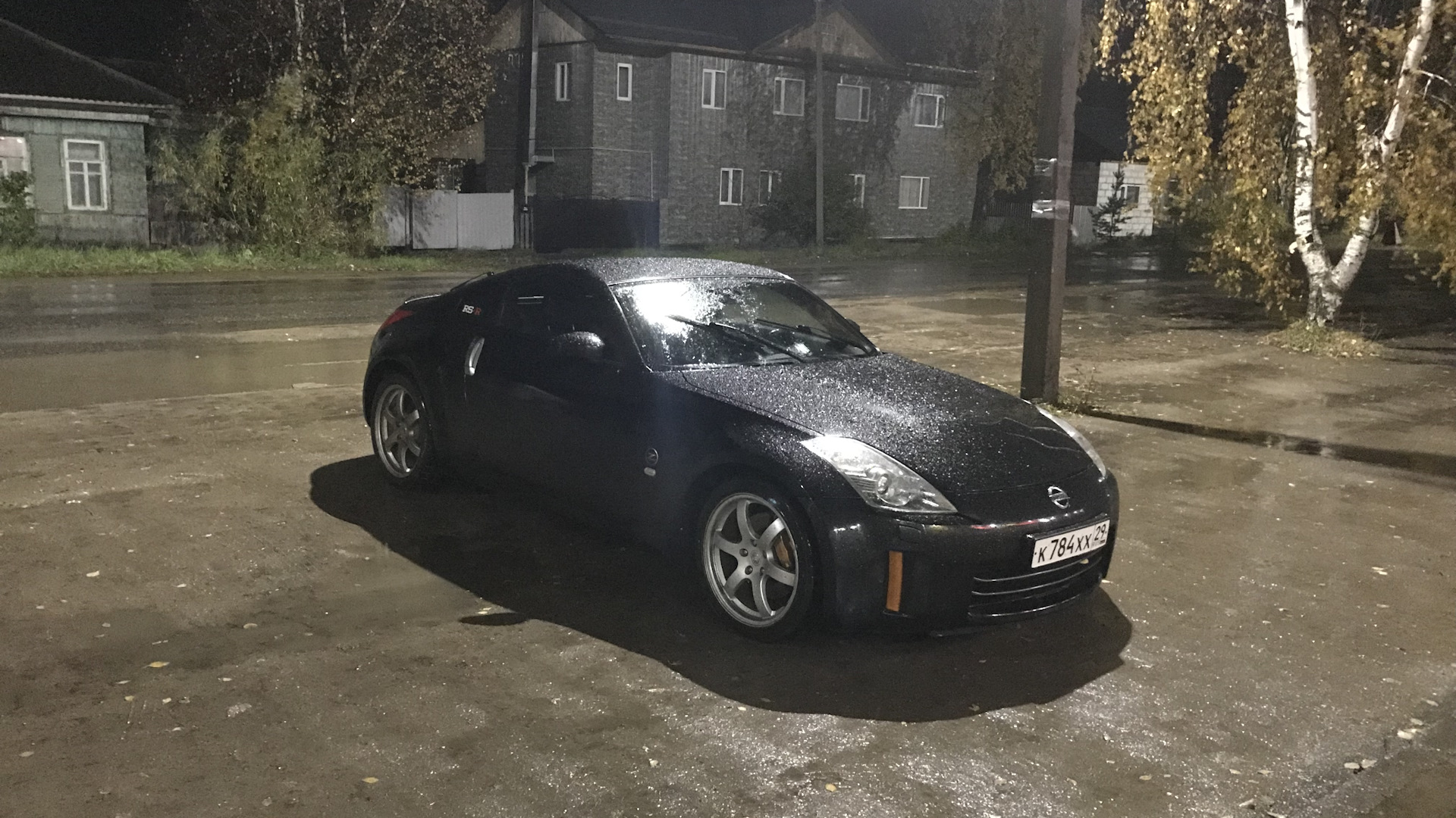 Драйв дк. Nissan 350z dk. Дубровский 350z. Месяц Ниссан. Ниссан 350 Зэд видео с дети девяностых.