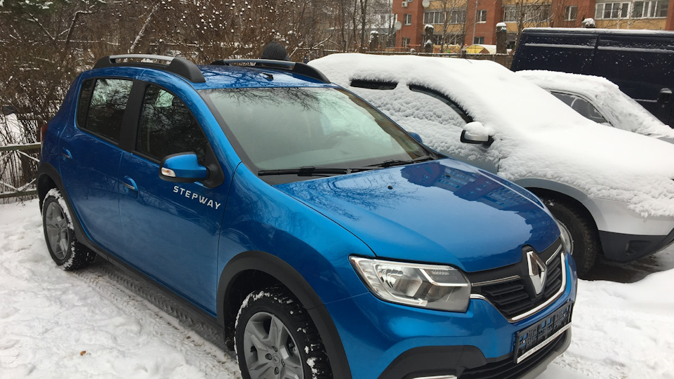 Sandero Stepway синий