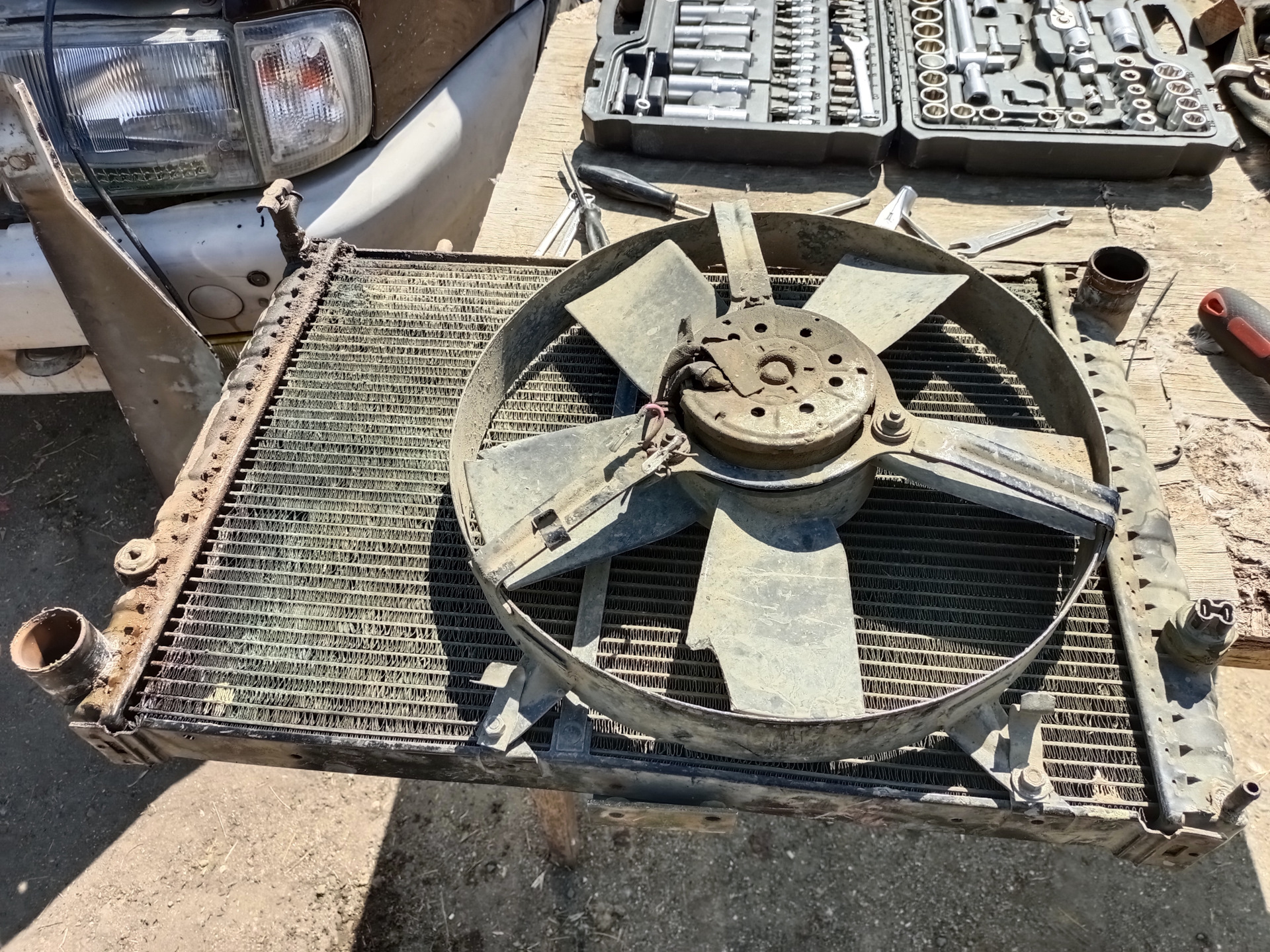 Замена радиатора охлаждения. — ГАЗ Соболь, 2,3 л., 1999 года | запчасти ...