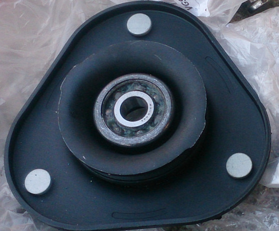 Резиновый скрип при повороте руля — Toyota Avensis II, 2 л, 2006 года ...