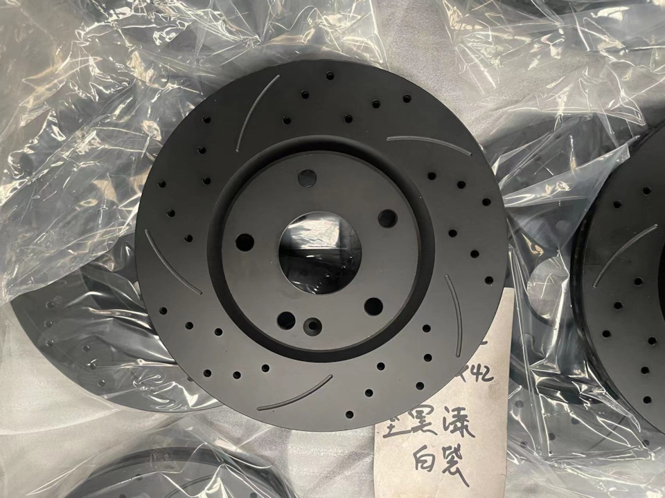 Перфорированные тормозные диски для Geely Coolray SX11 1.5T 150л.с. от ...