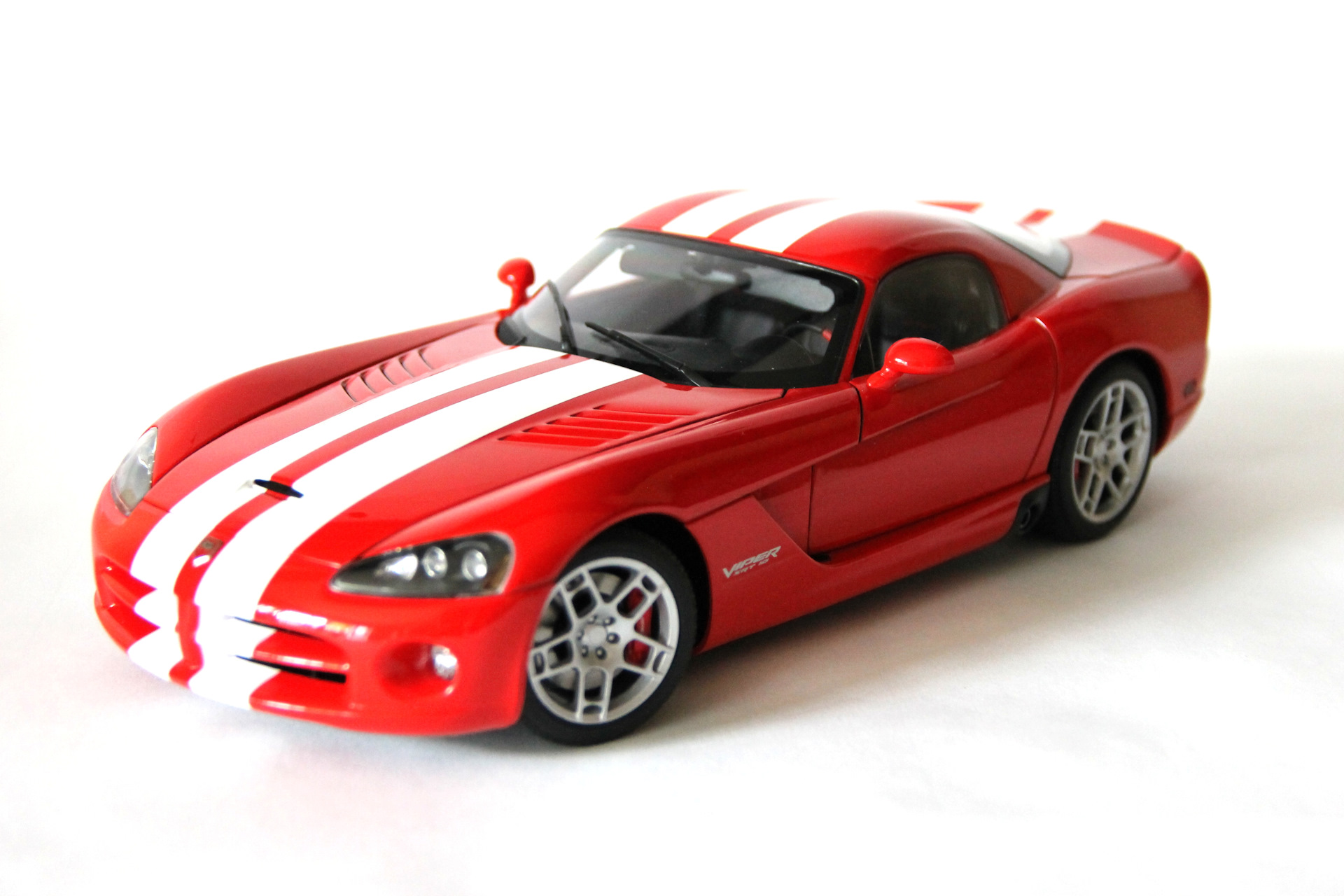 Dodge Viper AUTOART 1 18