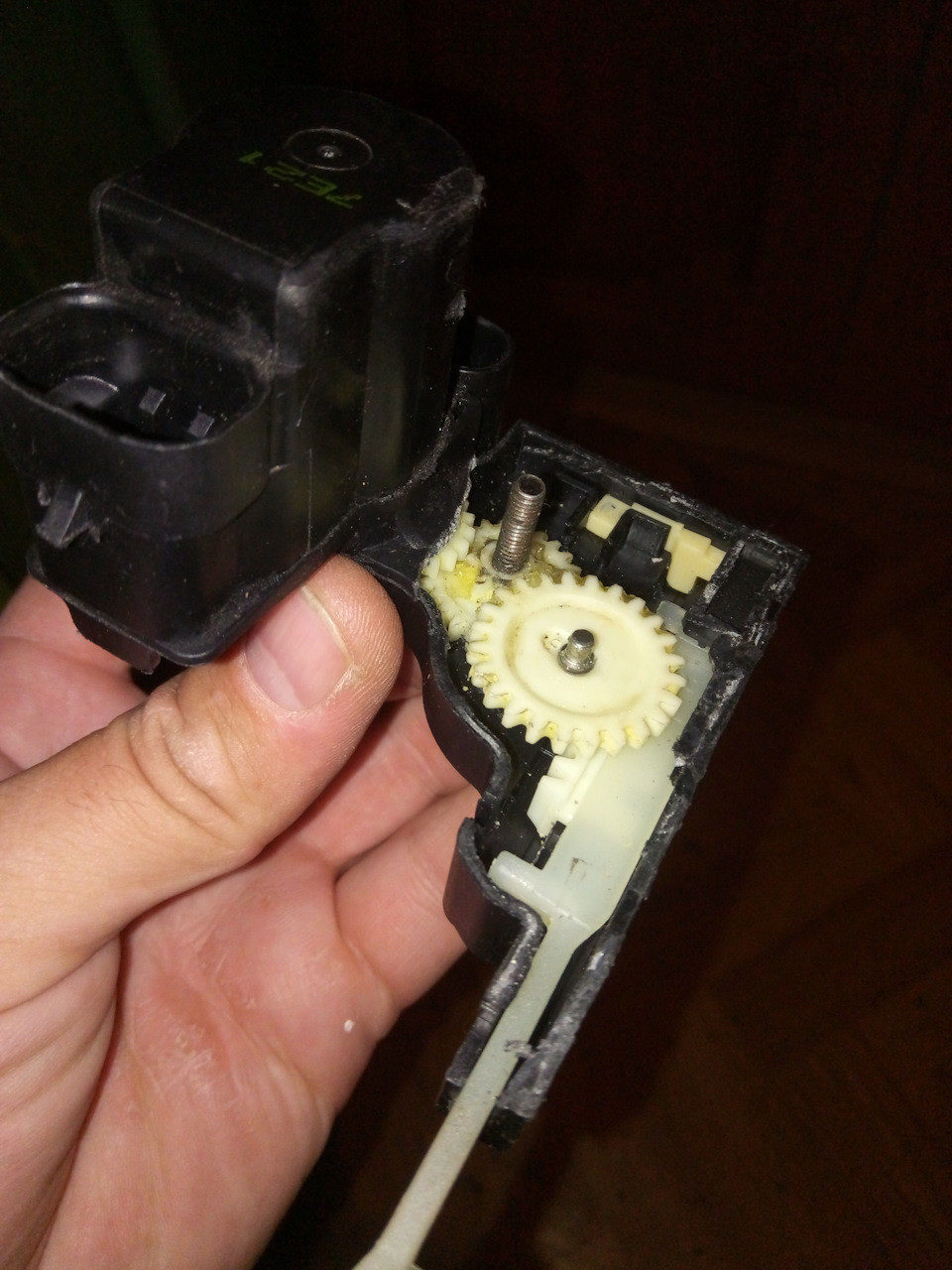 YCAAAgIwMOA 960 актуатор замка двери шевроле авео т250