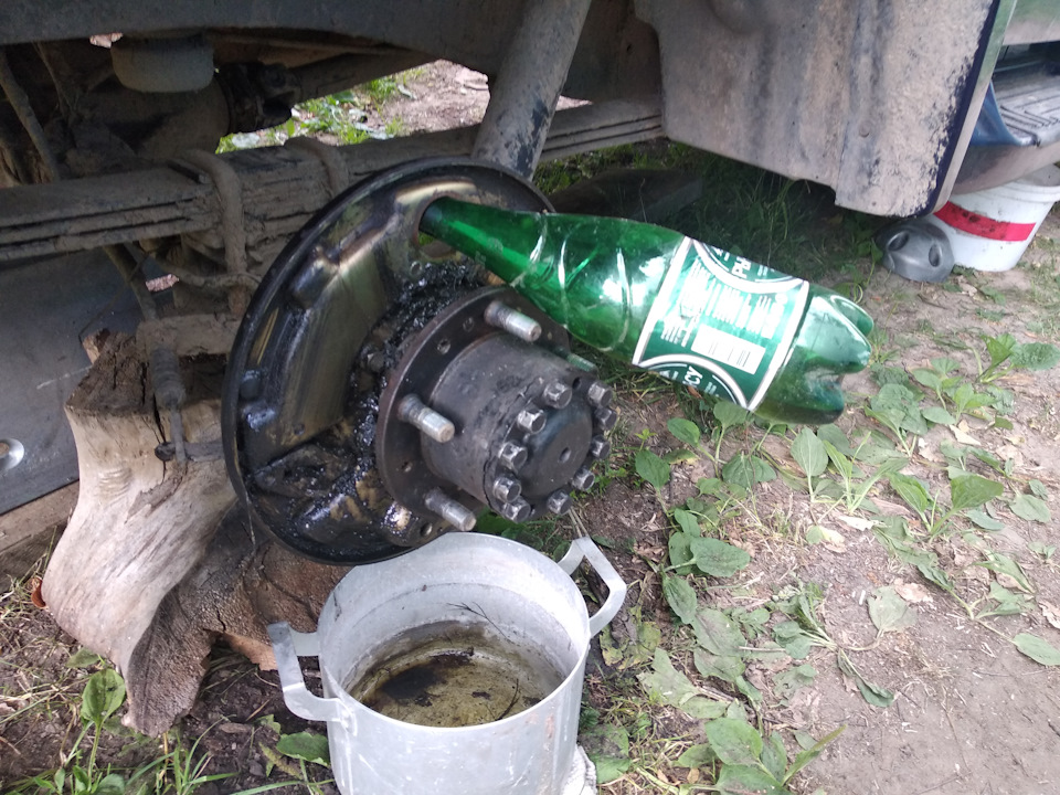 YCAAAgM5oOA 960 Что это если у машины задымило колесо