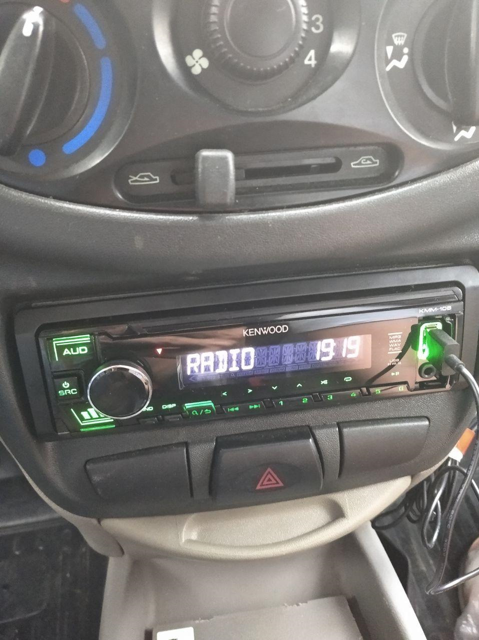 Лучшая бюджетная автомагнитола с хорошим приемом радио kenwood kmm 105gy