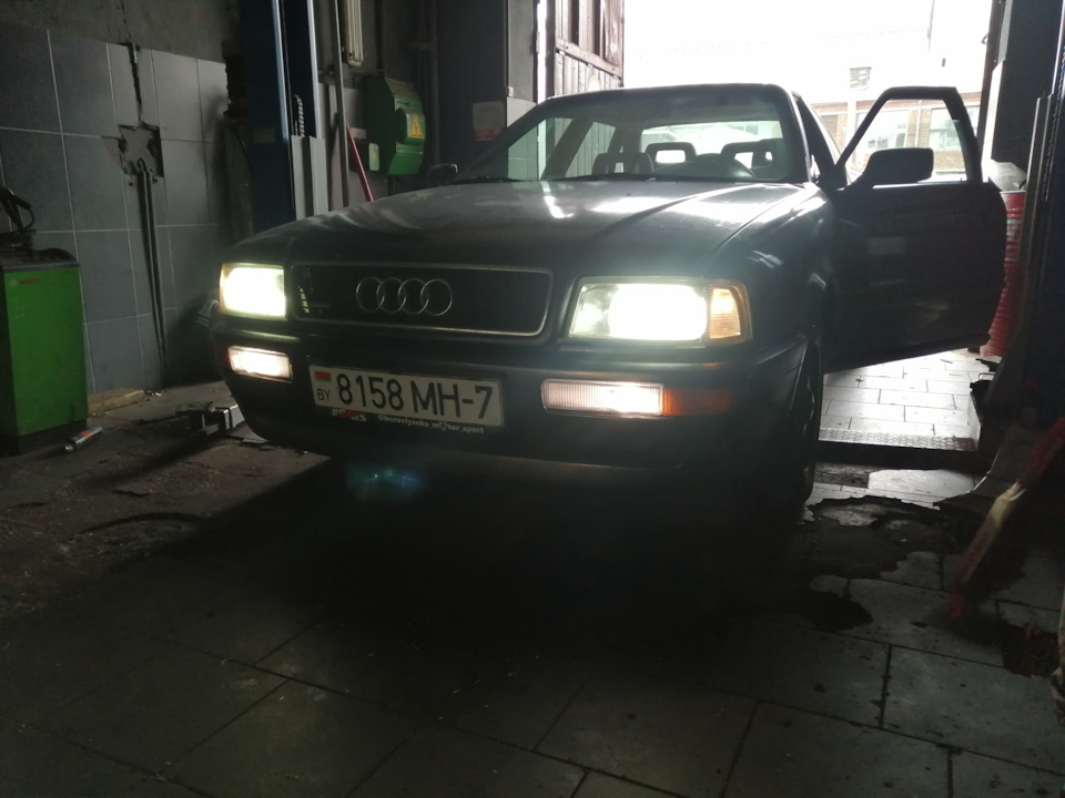 Audi 80 лампочка