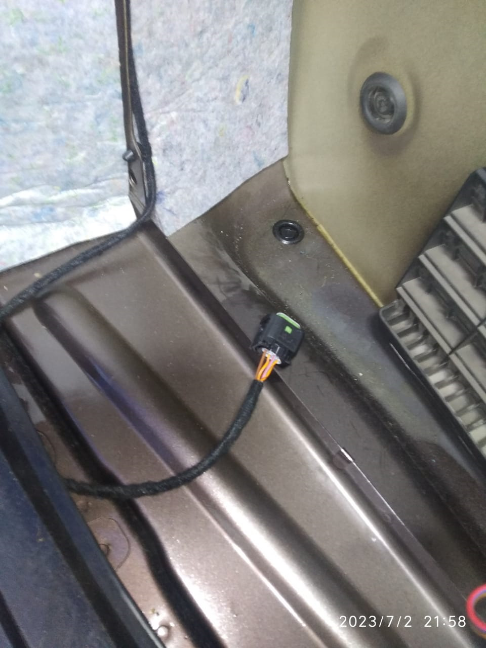 Разъем для антенны прямого контроля давления шин — Skoda Octavia A7 Mk3