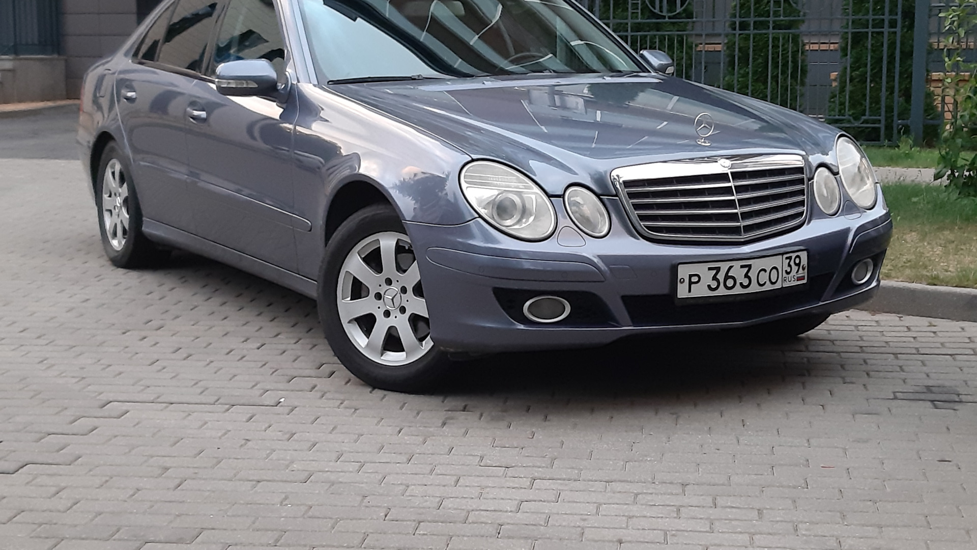 Mercedes-Benz E-class (W211) 1.8 бензиновый 2006 | Голубая Лагуна на DRIVE2