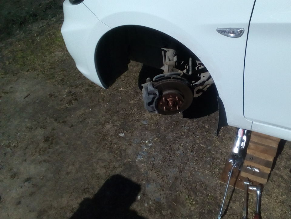 Замена втулок стабилизатора — Hyundai Solaris (1G), 1,6 л, 2012 года ...