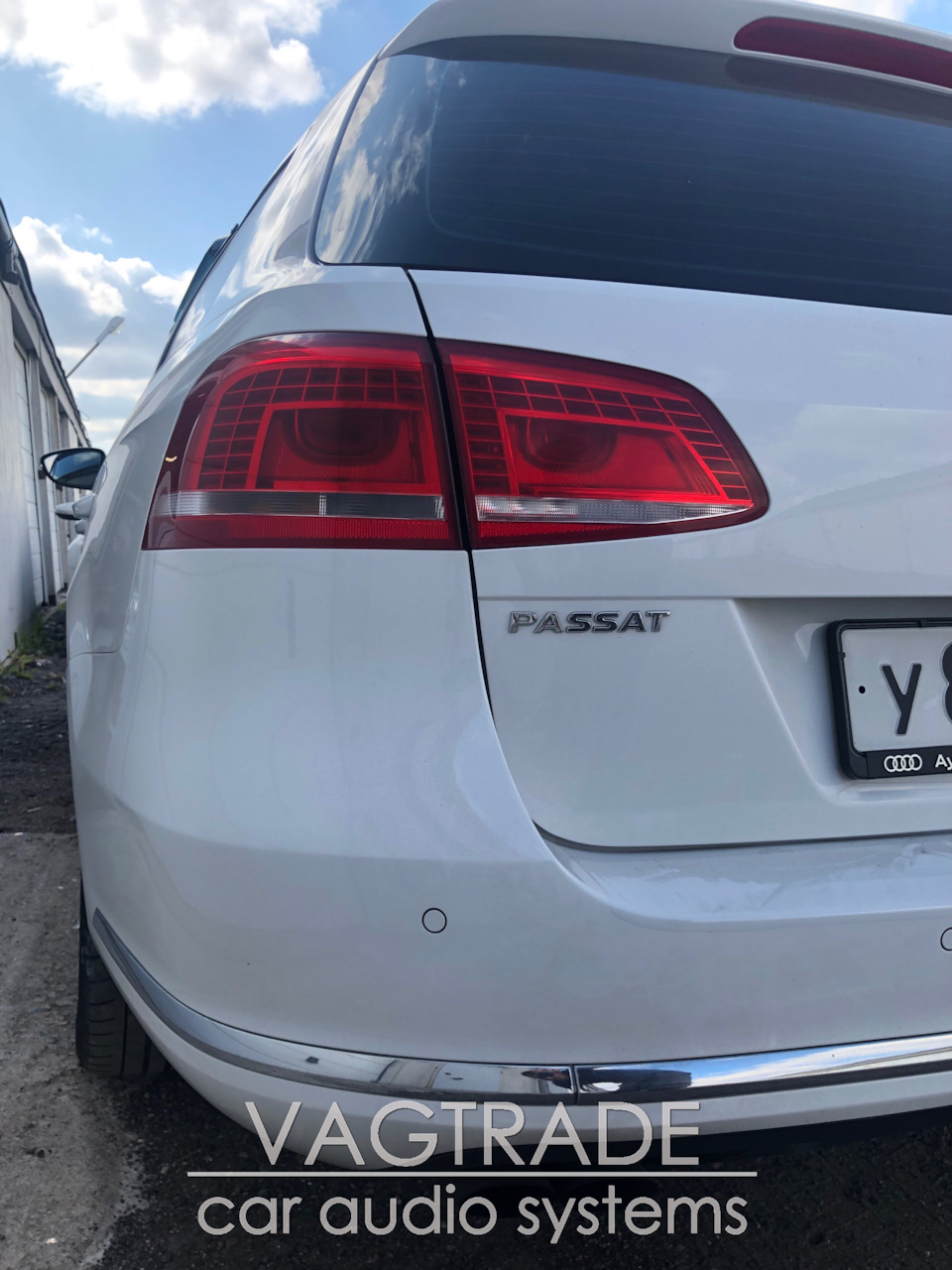 Установка камеры заднего вида Passat B7 Универсал — VAG TRADE на DRIVE2