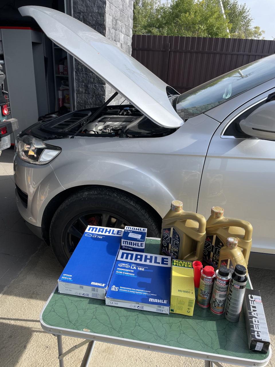 Масло ZIC Top LS 5W30 4л х2 162612/1л 132612 Фильтр Масляный MANN HU8001X Фильтр воздушный Mahle LX792 Фильтр салонный Mahle LA182 Фильтр топливный Mahle KX192D Использовал промывку Liqui Moly 7593 Добавил присадку в топливо Liqui Moly 7506 Добавил присадку в масло Liqui Moly Ceratec 3721 — Audi Q7 (1G). Запчасти на фото: 162612, 132612, HU8001X, LX792, LA182, KX192D, 7593