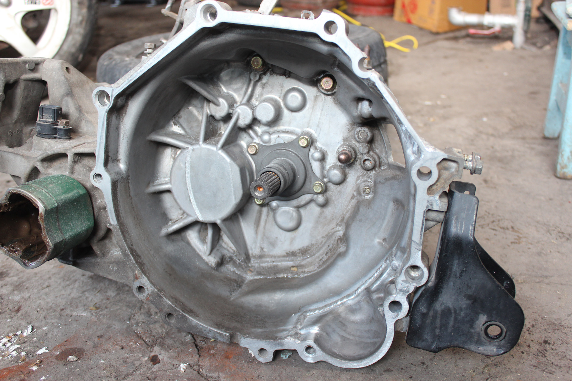 Mitsubishi ix35. Мкпп 4g63. Коробка передач митсубиси аутлендер 2. Мкпп mitsubishi 4g63. Кпп митсубиси галант 4g63.