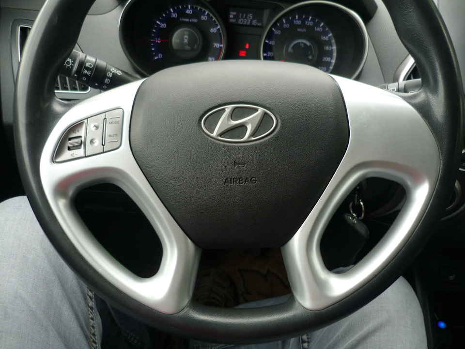 Как снять руль ix35 САМОСТОЯТЕЛЬНАЯ ПОКРАСКА ПЛАСТИКОВЫХ НАКЛАДОК РУЛЯ HYUNDAI IX35 ДОРЕСТАЙЛ. ПЕРВЫ
