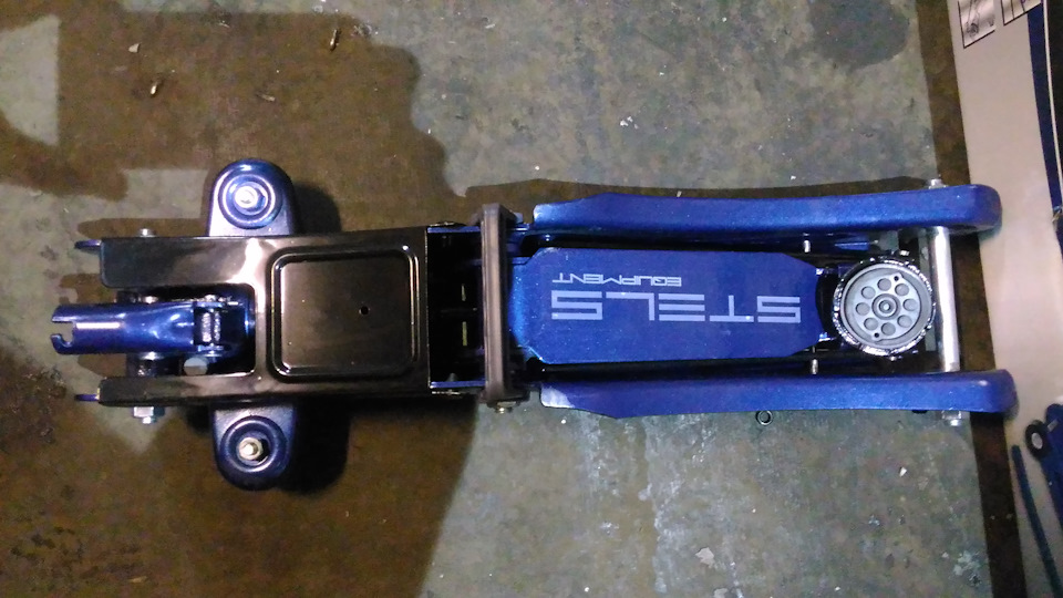 Гидравлический домкрат STELS 51129 — Lada 21011, 1,2 л, 1979 года ...