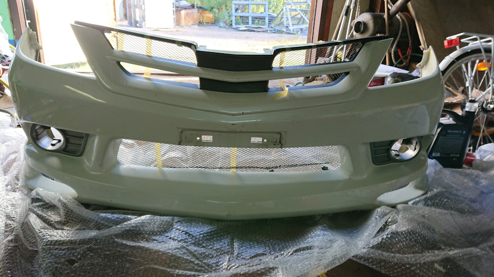 Пайка пластикового бампера. Лексус 570 царапина на бампере. Перекраска бампера. Дневные ходовые огни ниссан либерти. Перекраска бампера.