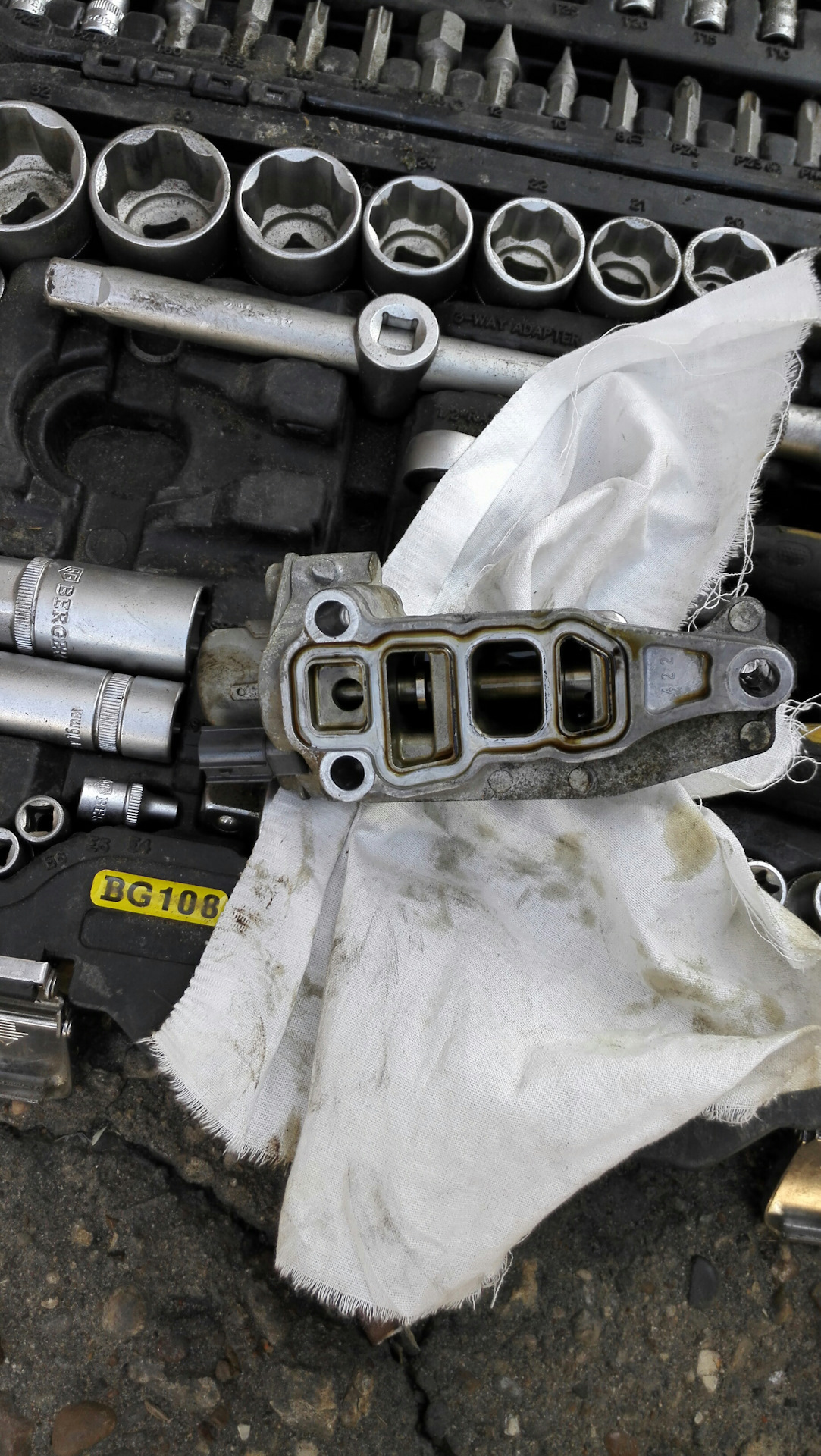 Клапан втек хонда срв 2.4 где находится Чистка клапана VTEC на Honda CR-V 3 - Honda CR-V (RE), 2 л, 2012 года наблюдение