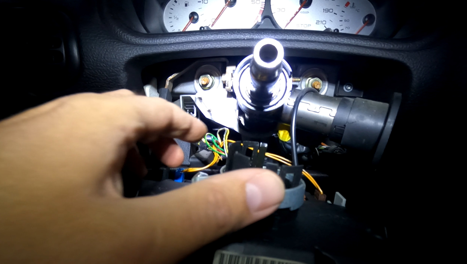 Замена переключателя поворотов на Peugeot 206 — Peugeot 206, 1,4 л, 2003  года | своими руками | DRIVE2