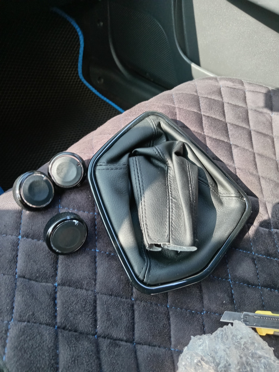 Кожух ручки кпп — Lada Приора седан, 1,6 л, 2016 года | тюнинг | DRIVE2