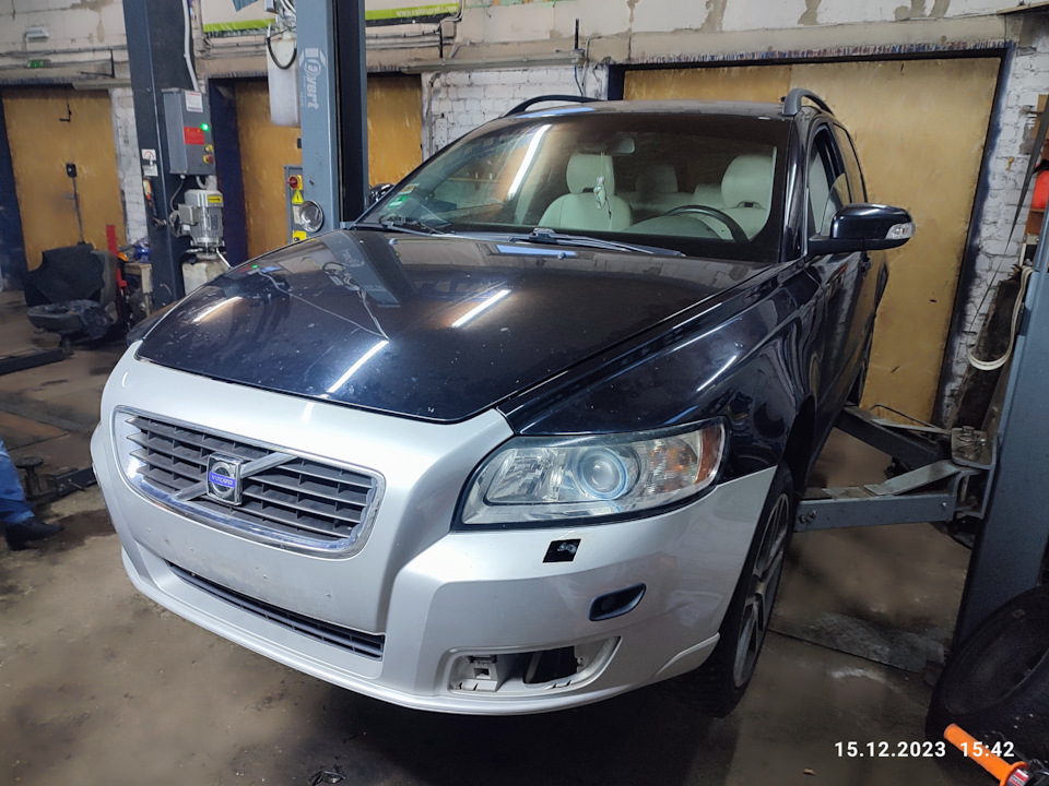 Запотевание фары — Volvo V50, 2,4 л, 2008 года | наблюдение | DRIVE2