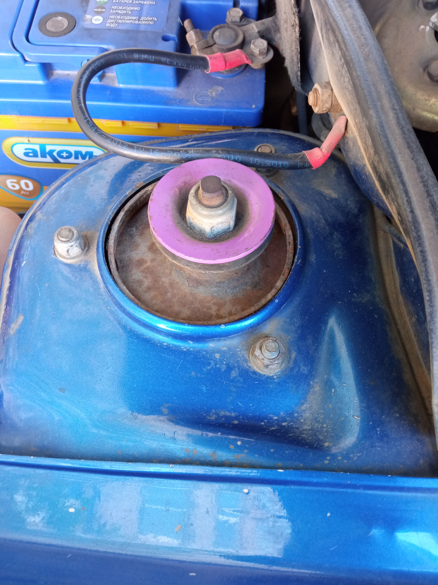 Опоры стоек. Ну и стойки. — Lada Калина седан, 1,6 л, 2006 года ...