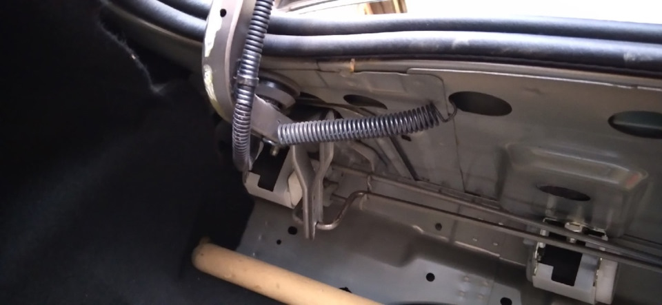 Полное открытие крышки багажника — Lada Гранта (2G) FL, 1,6 л, 2020 ...