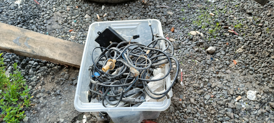 YFD_sI-dAxBv4_fsFfS5_DnRdCQ-960.jpg