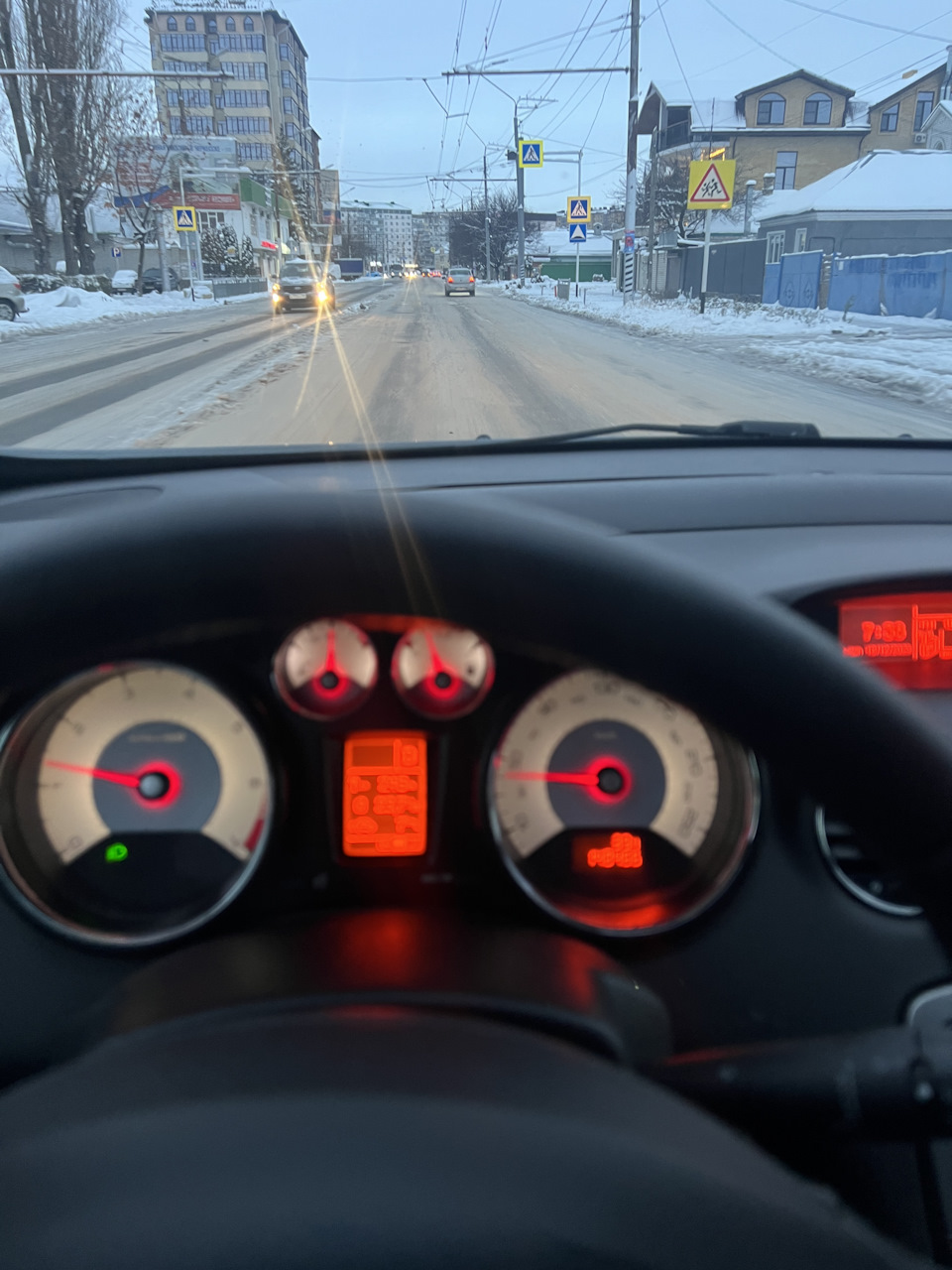 Первый снег и на утро гололёд — Peugeot 308 (1G)