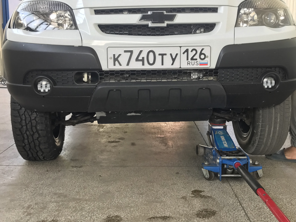 Nokian outpost AT 215/65 r16 — Chevrolet Niva GLX, 1,7 л, 2015 года ...