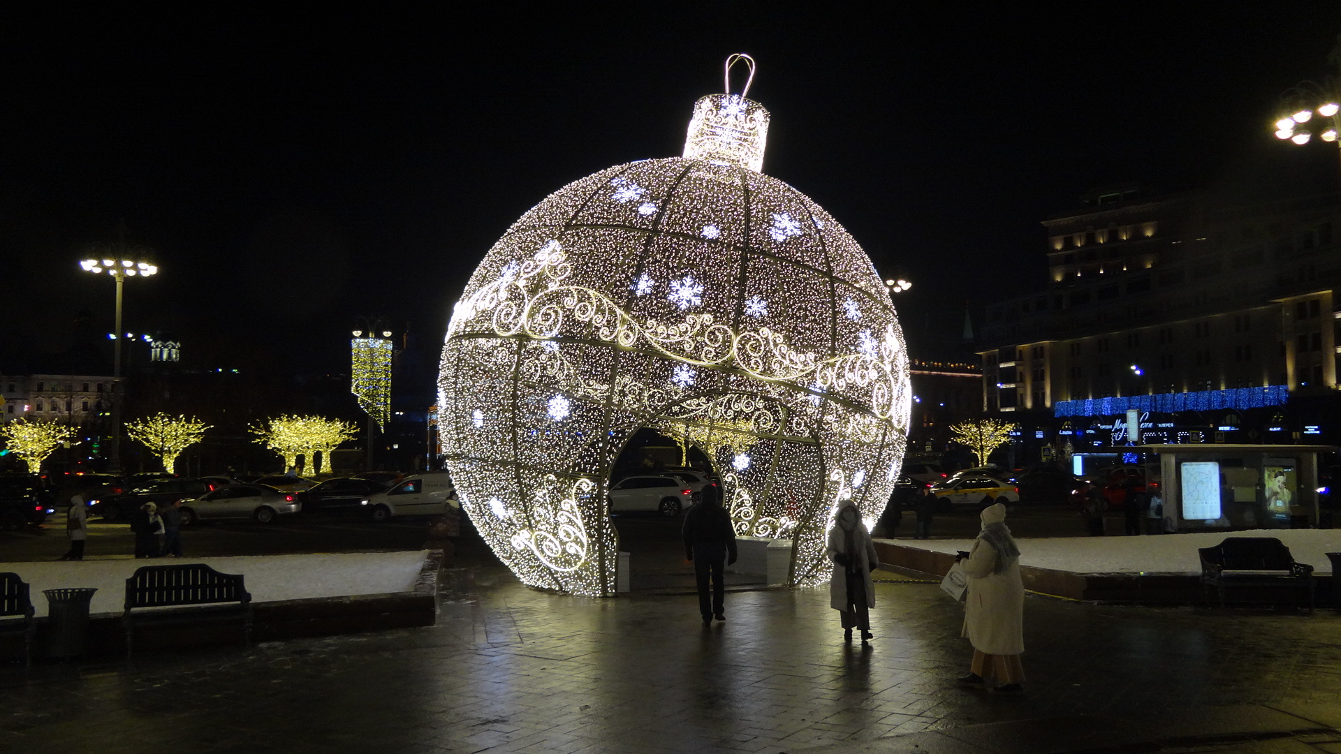 Маршрут пеший новогодняя москва. Маршрут по москве в новогодние праздники. Маршрут по москве в новогодние праздники. Путешествие в рождество площадки на карте москвы. Маршрут по москве в новогодние праздники.
