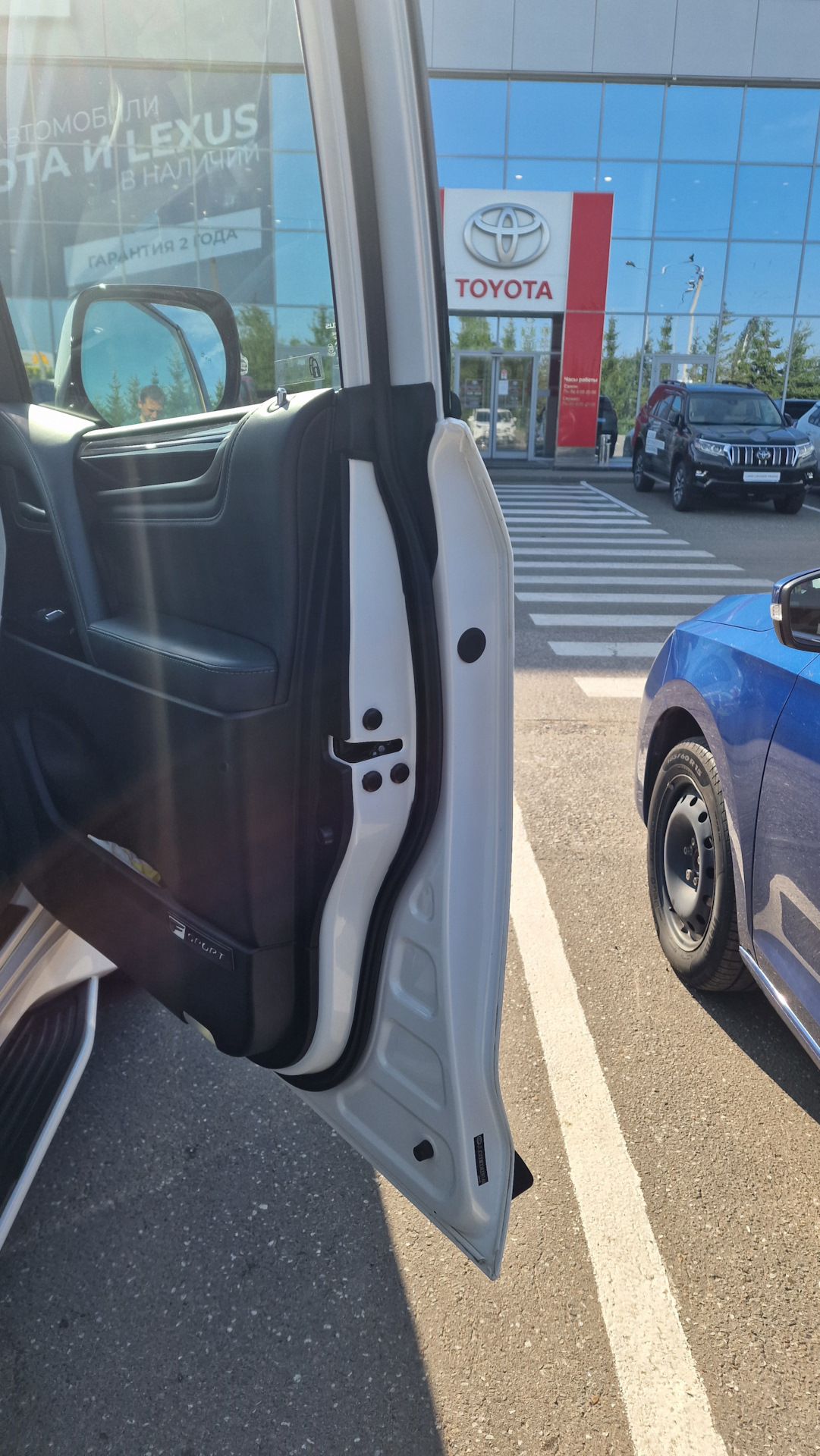 Сломался доводчик двери — Lexus LX (URJ200/URJ201), 4,5 л, 2018 года ...