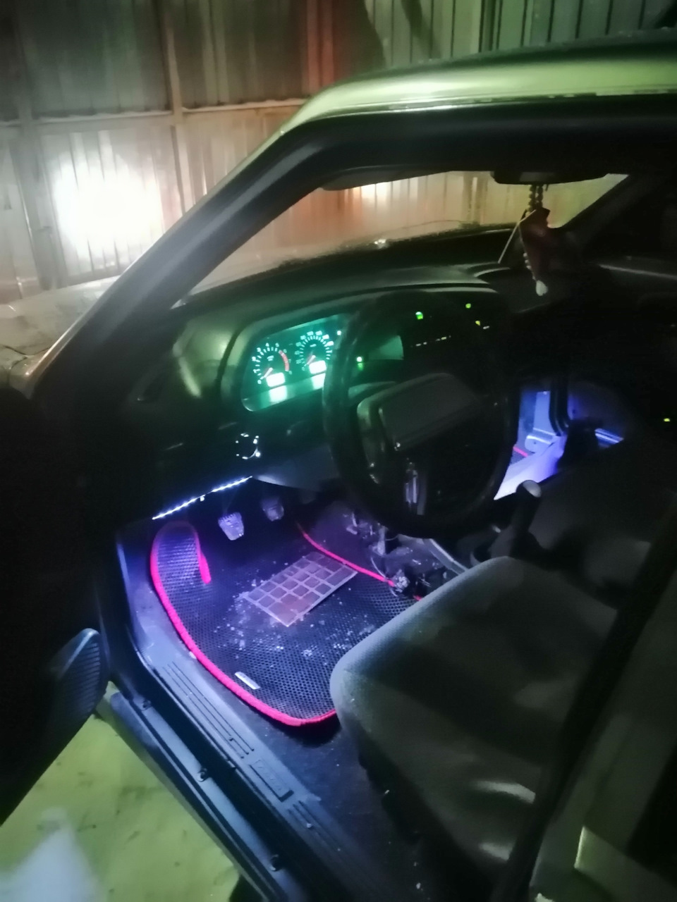 Замена катушки зажигания и замена лампочек в приборке. — Lada 2114, 1,6 ...