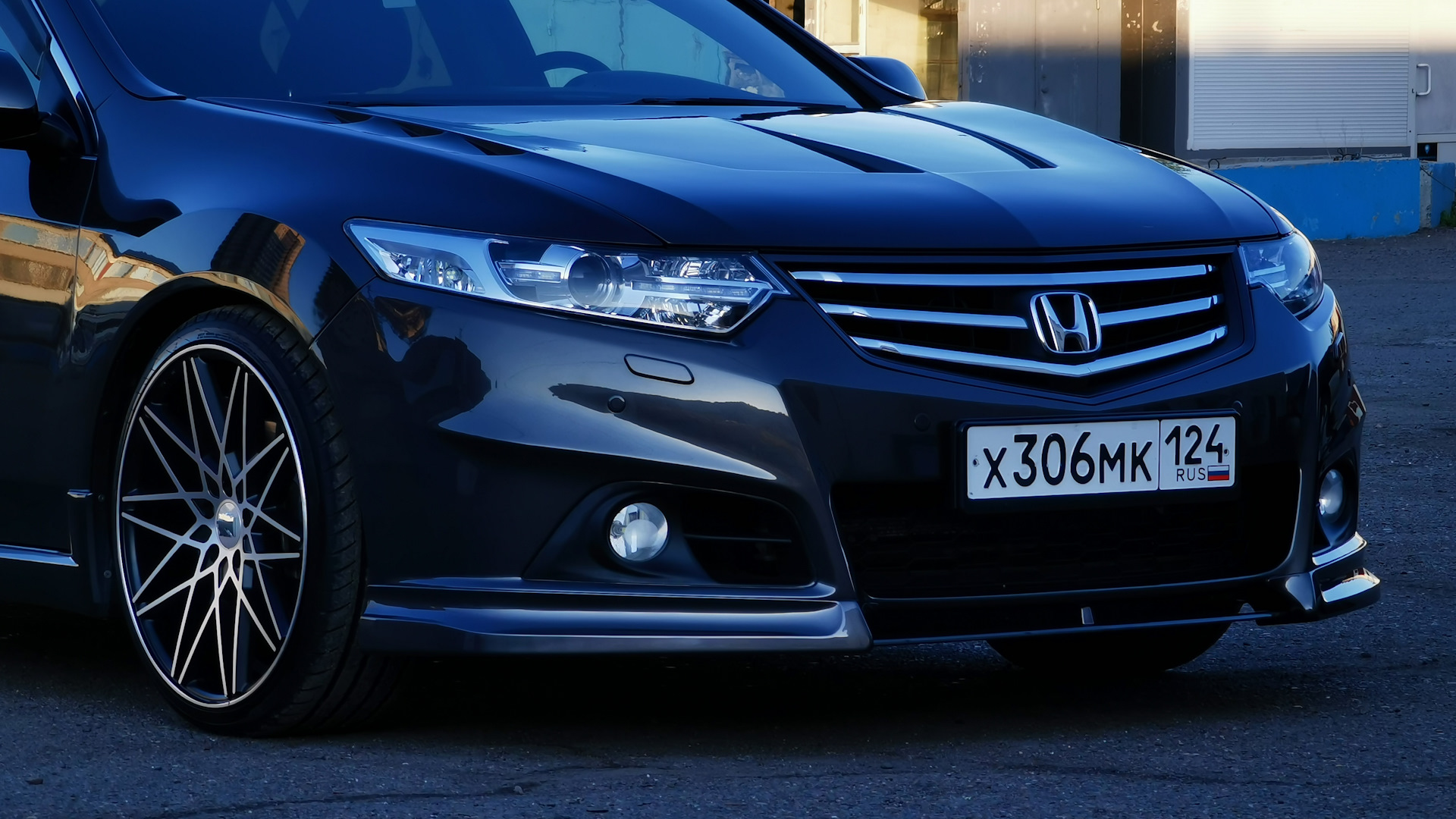 Хонда аккорд 8 кондиционер. Honda Accord 8 Executive. Бампер модуло Аккорд 8. Обвес modulo Honda Insight. Тюнинг Хонда Аккорд 8 2.4 Executive.