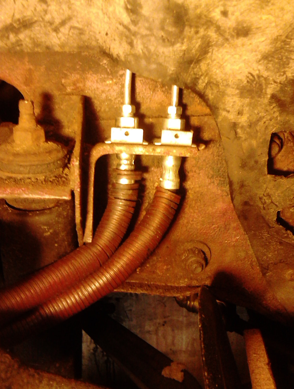 Замена поворотных кулаков — Lada 4x4 5D, 1,7 л, 2003 года | своими ...