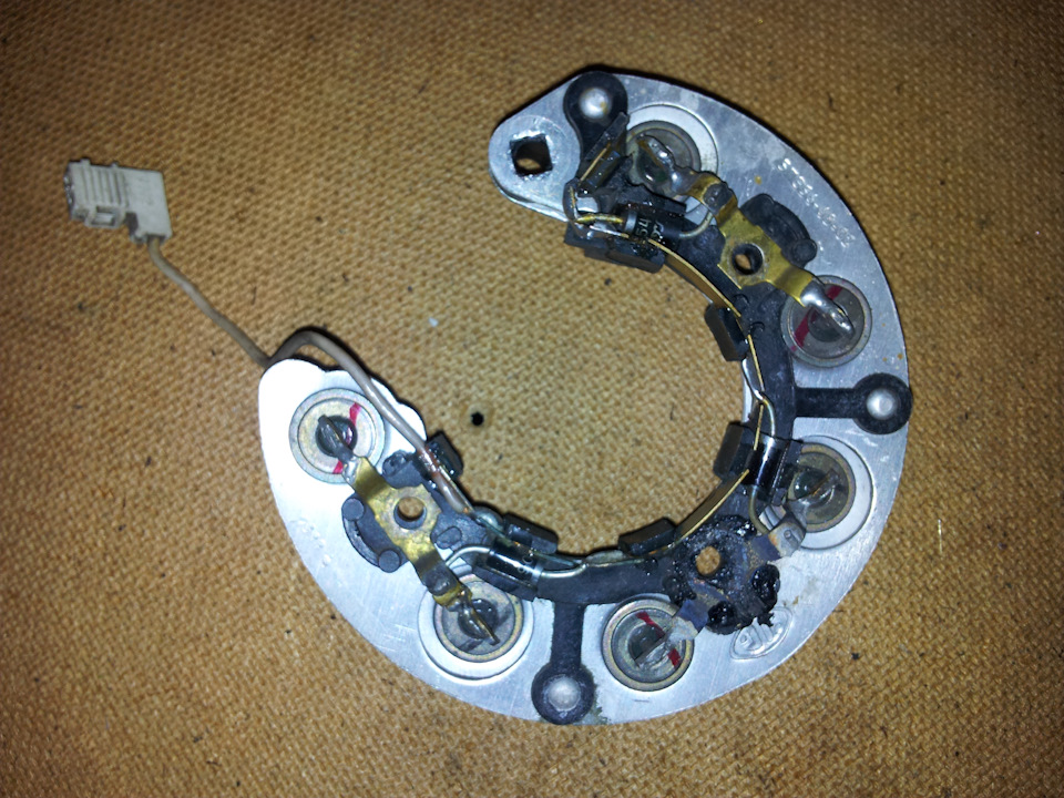 Загорелся аккумулятор в полнакала — Lada 21070, 1,5 л, 2002 года ...