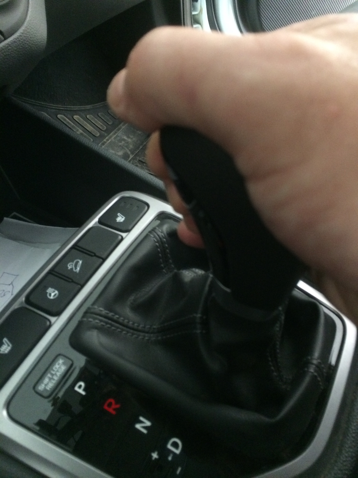Как снять ручку кпп хендай крета Глянцевая" ручка АКПП. Продолжение. - Hyundai Creta (1G), 2 л, 2018 года другое 