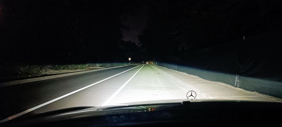 Ближний — Mercedes-Benz E-Class (W211)