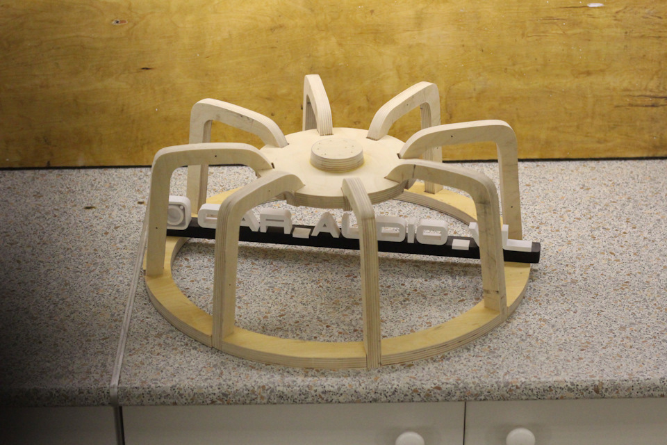 корзина корпуса. Одно лекало, вырезал лобзиком, сборка клеевая. Форма с учетом беспрепятственного вращения внутри колеса, зазор для балансировочных грузов и возможной грязи. — Nissan Murano II